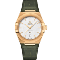 39 mm, yellow gold on leather strap