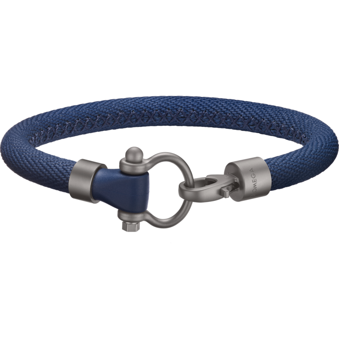Sailing bracelet in brushed titanium and blue structured rubber with ...