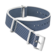 Bracelet NATO - Bracelet en polyamide bleu et blanc à rayures esprit circuit avec numéros des couloirs gravés sur un passant. - 031CWZ005945