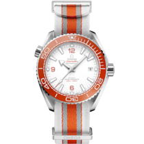 White dial watch on Steel case with NATO strap - Seamaster Planet Ocean 600M 43.5 mm, steel on NATO strap - 215.32.44.21.04.001