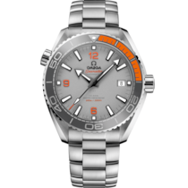灰色錶盤腕錶，鈦金屬錶殼錶殼，襯以鈦金屬錶鏈 bracelet - 海馬 Planet Ocean 600米系列 43.5毫米, 鈦金屬錶殼 於 鈦金屬錶鏈 - 215.90.44.21.99.001