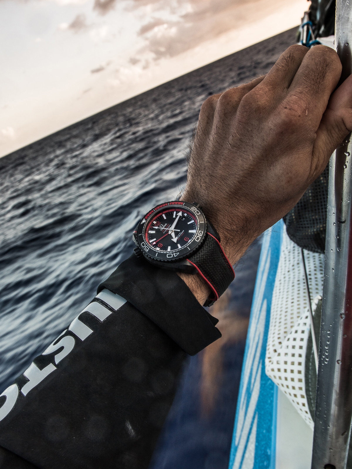 Omega Seamaster Planet Ocean 600M Deep Black GMT 215.63.46.22.01.001Omega Seamaster Planet Ocean 600M Deep Black Red, GMT 45.5mm, Co-Axial Master Chronometer
