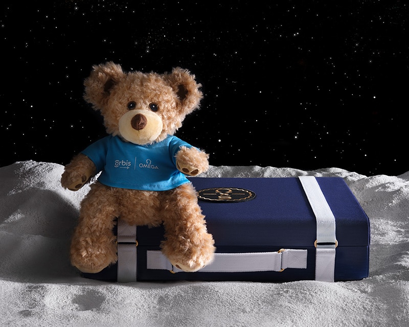 11 Moonswatch suitcases are sold at Sotheby’s, raising 534 670 CHF for Orbis