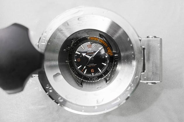 Complete OMEGA® watch service: the main 